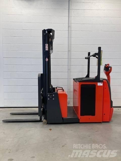 Linde L12AC/1171-01 Колички високоповдигачи с теглич