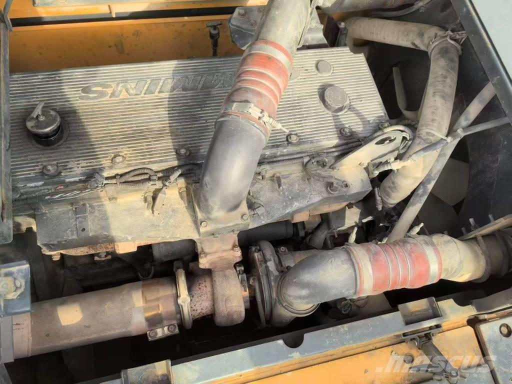 Hyundai 520VS Верижен екскаватор