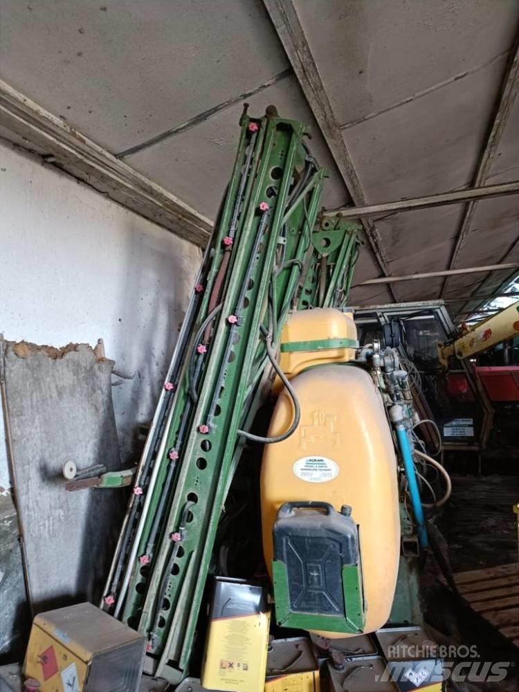 Amazone UF 1200 Навесни пръскачки
