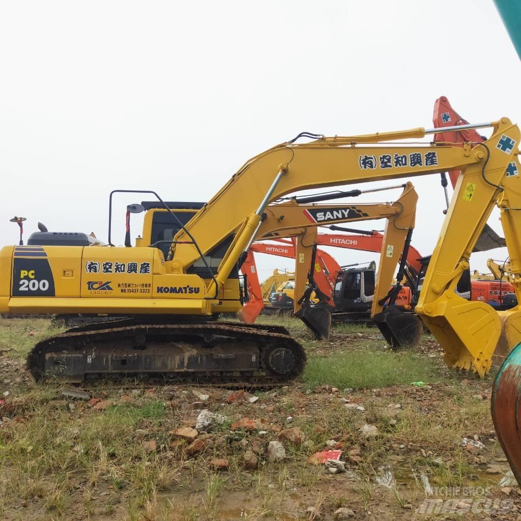 Komatsu PC200-8 Верижен екскаватор