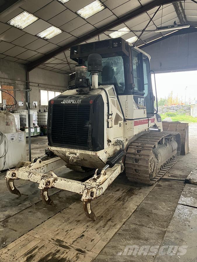 CAT 963D Верижен товарач