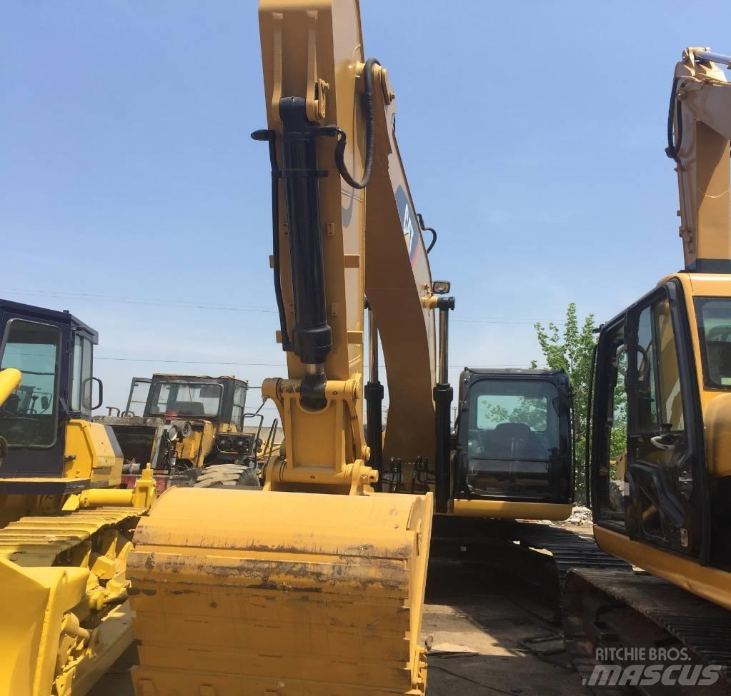 CAT 320 D Верижен екскаватор