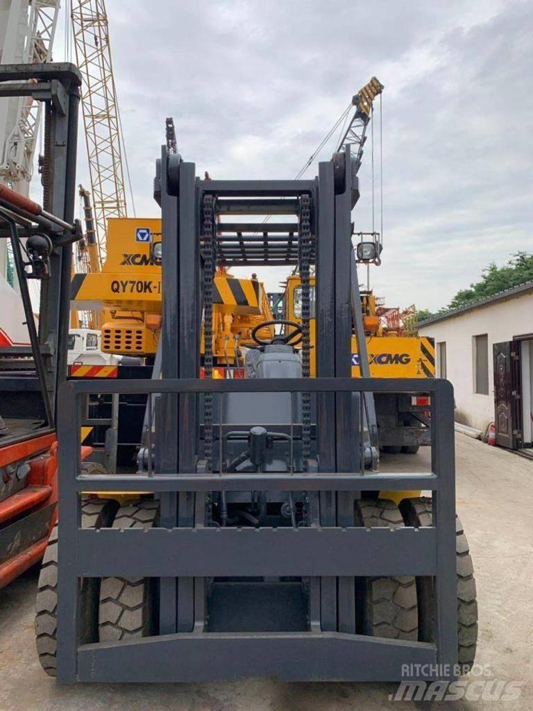 Komatsu 8 Ton Дизелови камиони