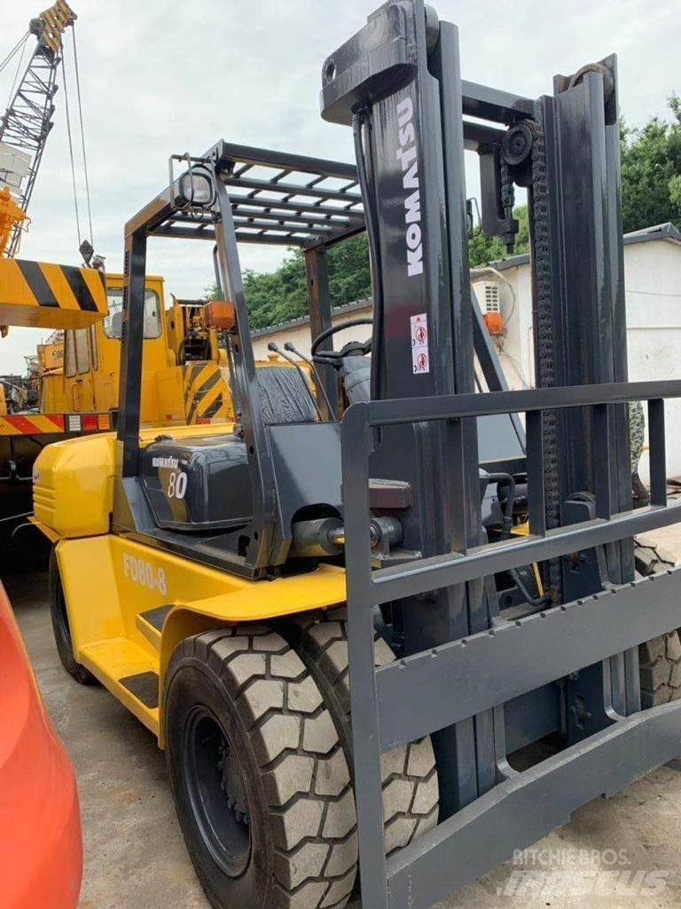 Komatsu 8 Ton Дизелови камиони