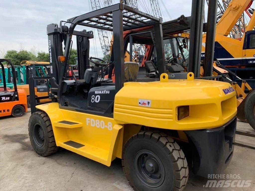 Komatsu 8 Ton Дизелови камиони