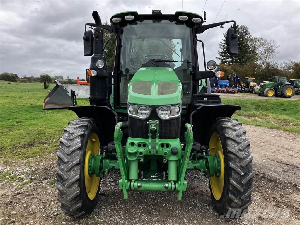 John Deere 6120M Трактори