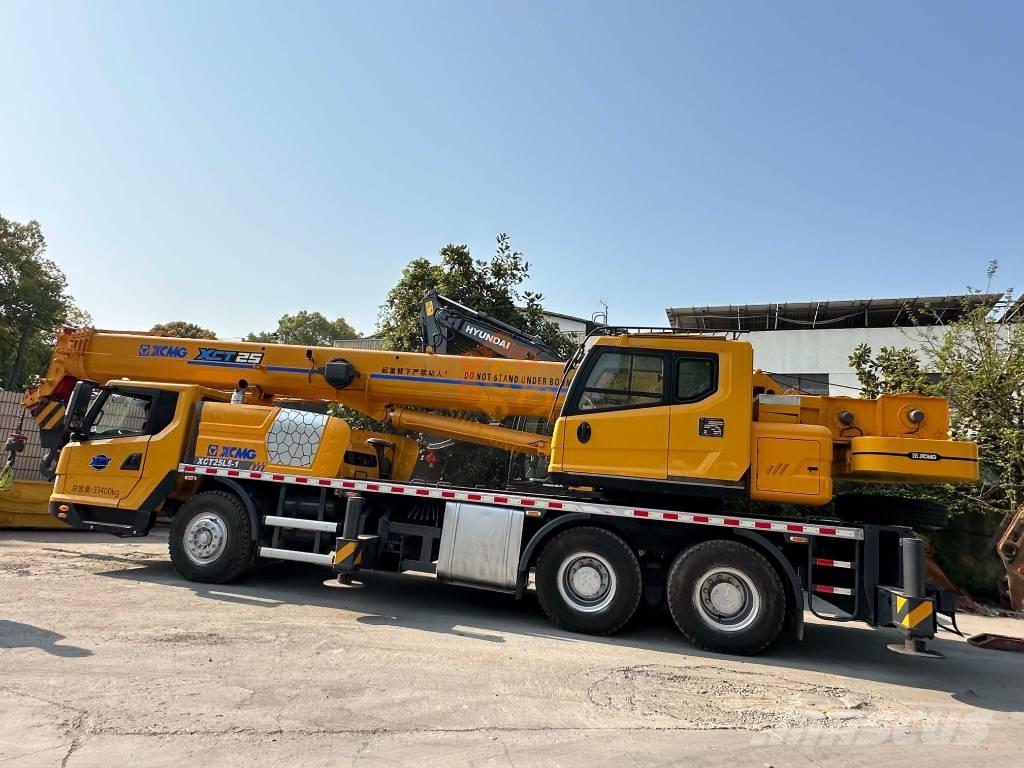 XCMG XCT 25 Всъдеходни кранове