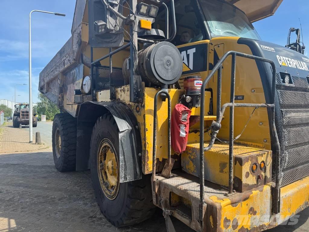 CAT 770 Твърди самосвали
