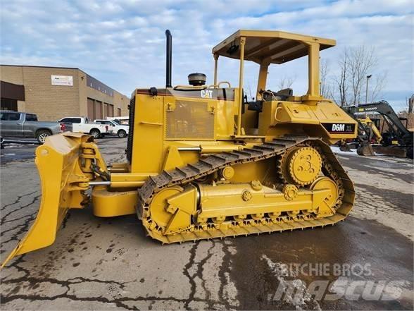 CAT D6M XL Верижни булдозери
