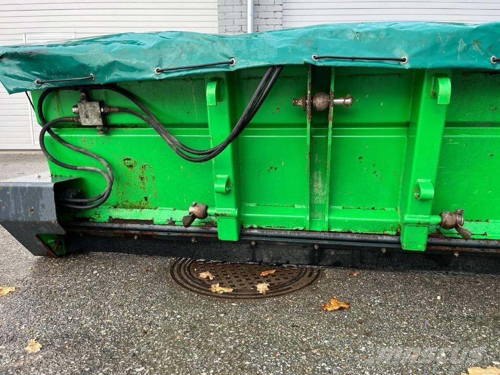 Sami SL 2300 Комунални съоражения