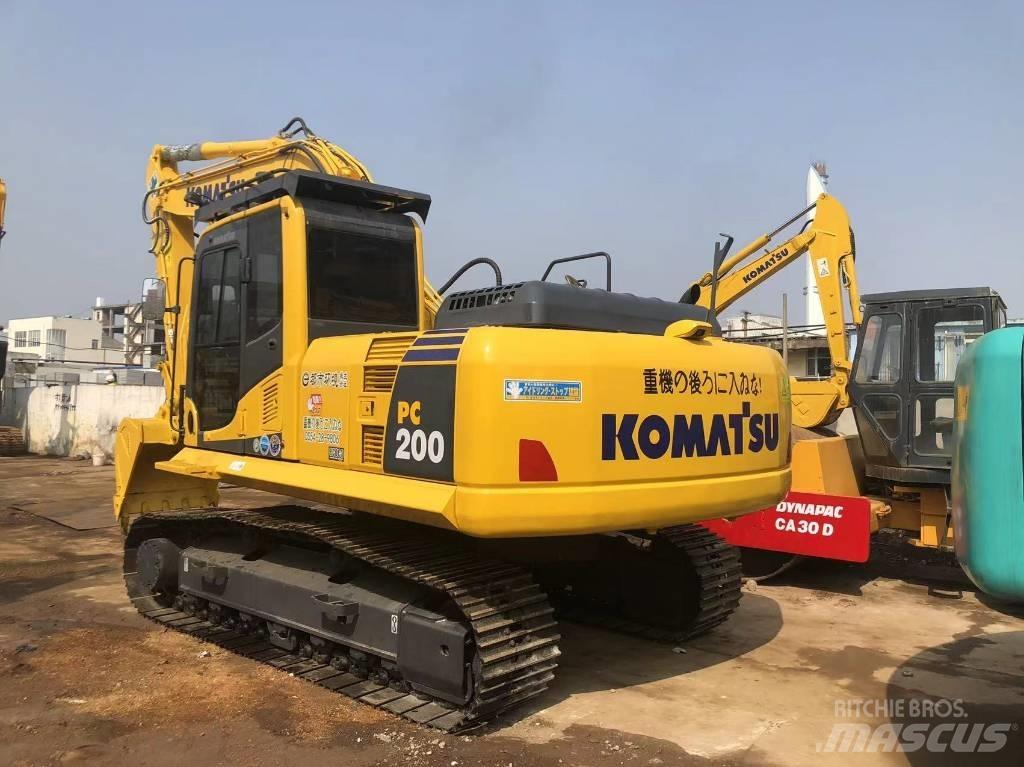 Komatsu PC200-8 Верижен екскаватор