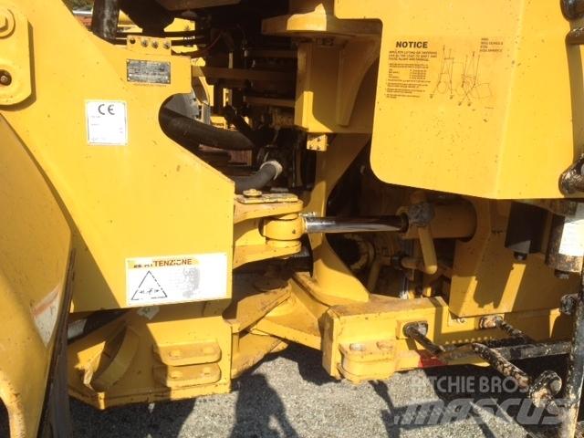 CAT 966G II Колесни товарачи