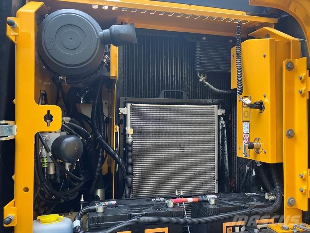 JCB JS145W Колесни екскаватори