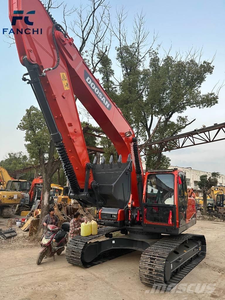 Doosan DX 225 LC Верижен екскаватор
