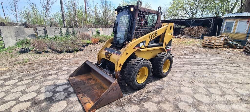 CAT 236 B Мини товарачи