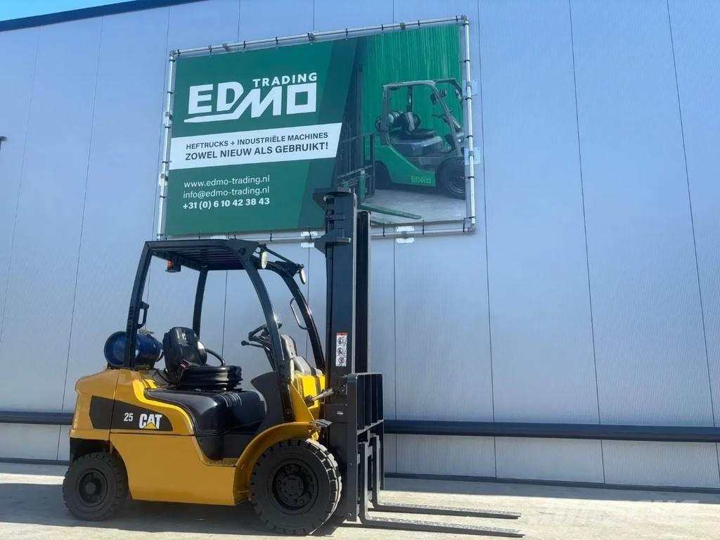 CAT GP25N Heftruck Камиони с АГУ