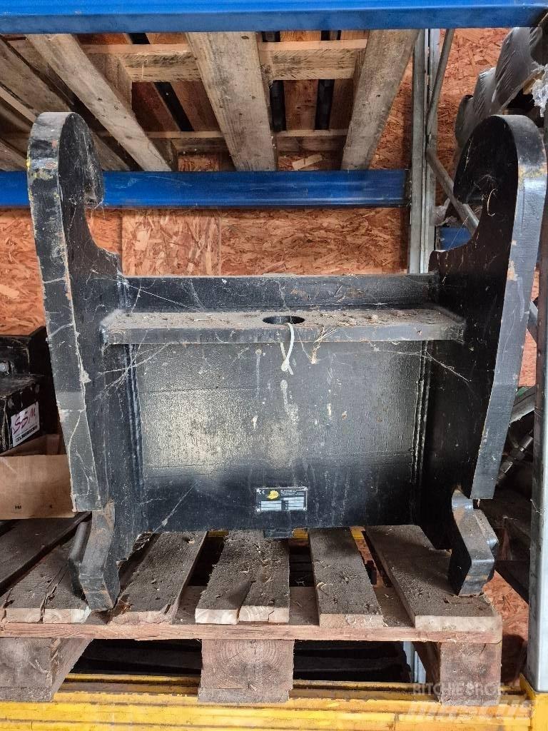 CAT CW 40 Скарификатор