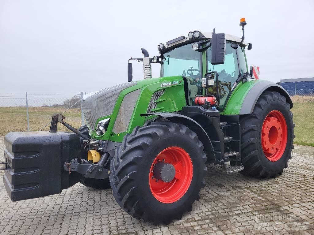 Fendt 828 Vario Трактори