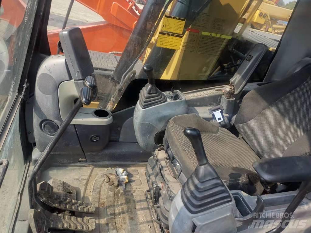 CAT 312 D Средни екскаватори 7т - 12т