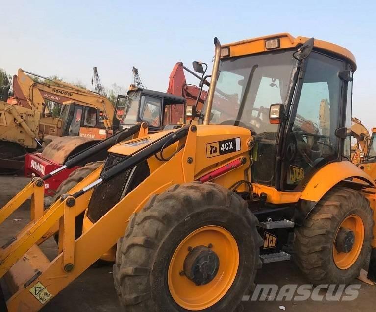 JCB 4CX Товарач със заден ексватор