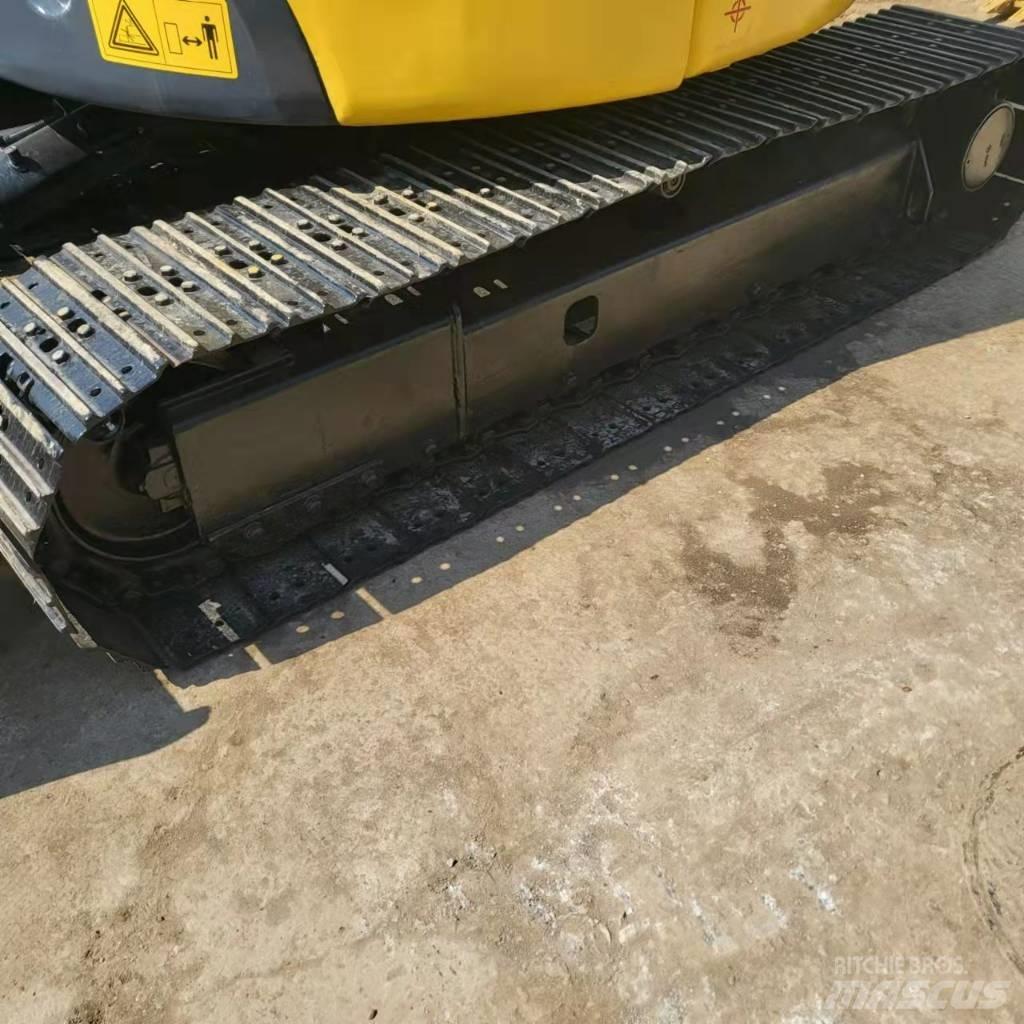 Komatsu PC50 Верижен екскаватор