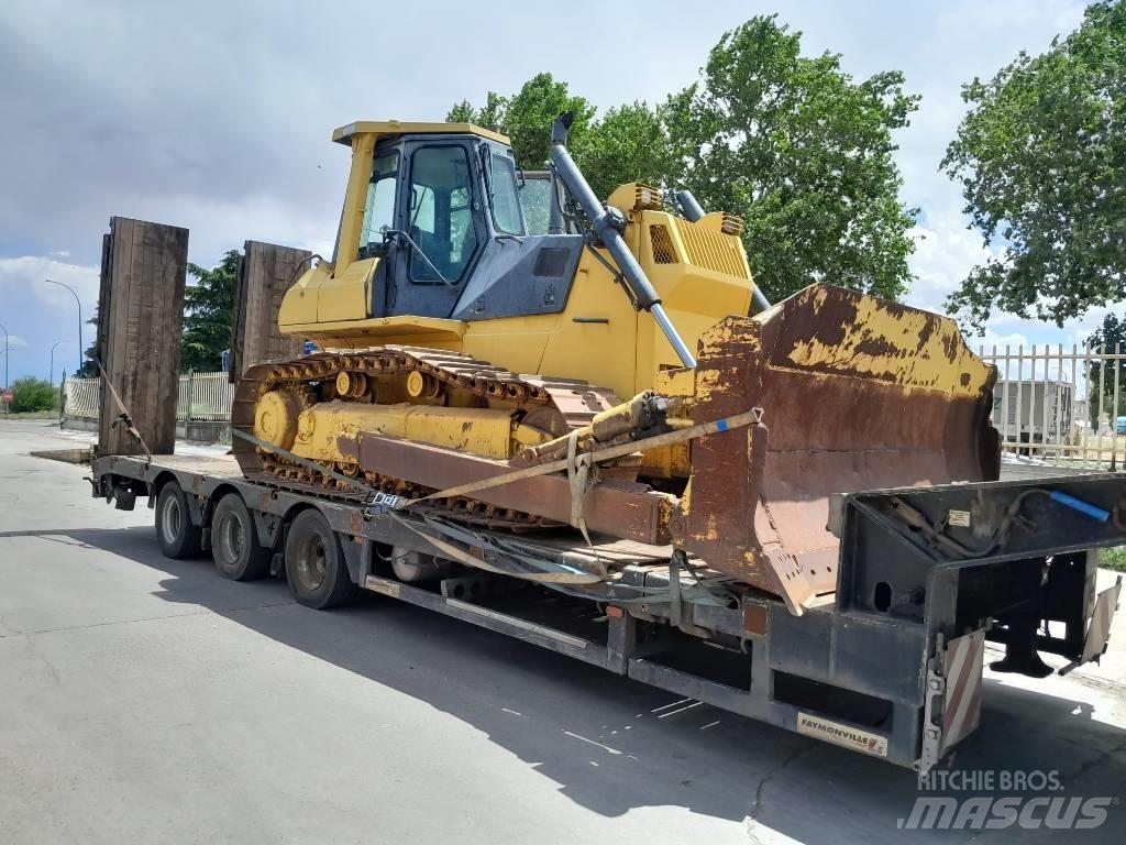 Komatsu D 65 E Верижни булдозери
