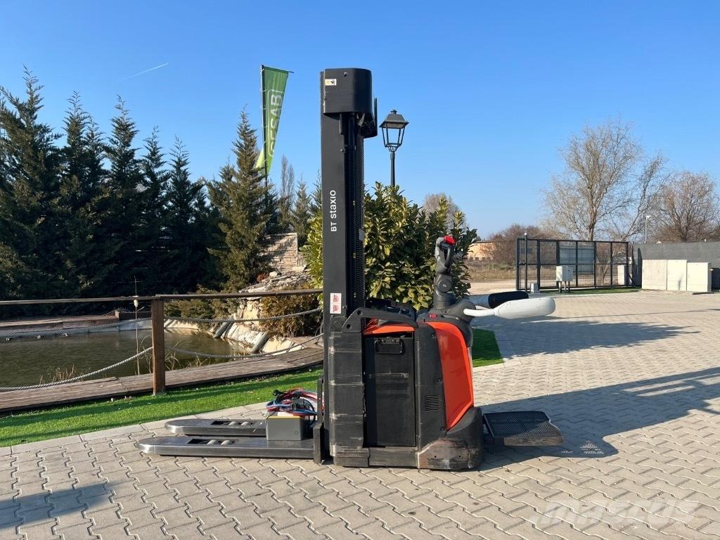 Toyota SPE 140 Колички високоповдигачи с теглич