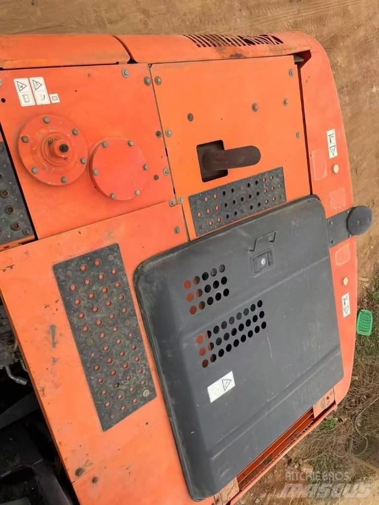 Hitachi ZX 200 Верижен екскаватор