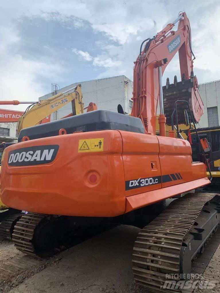 Doosan dx300 Верижен екскаватор