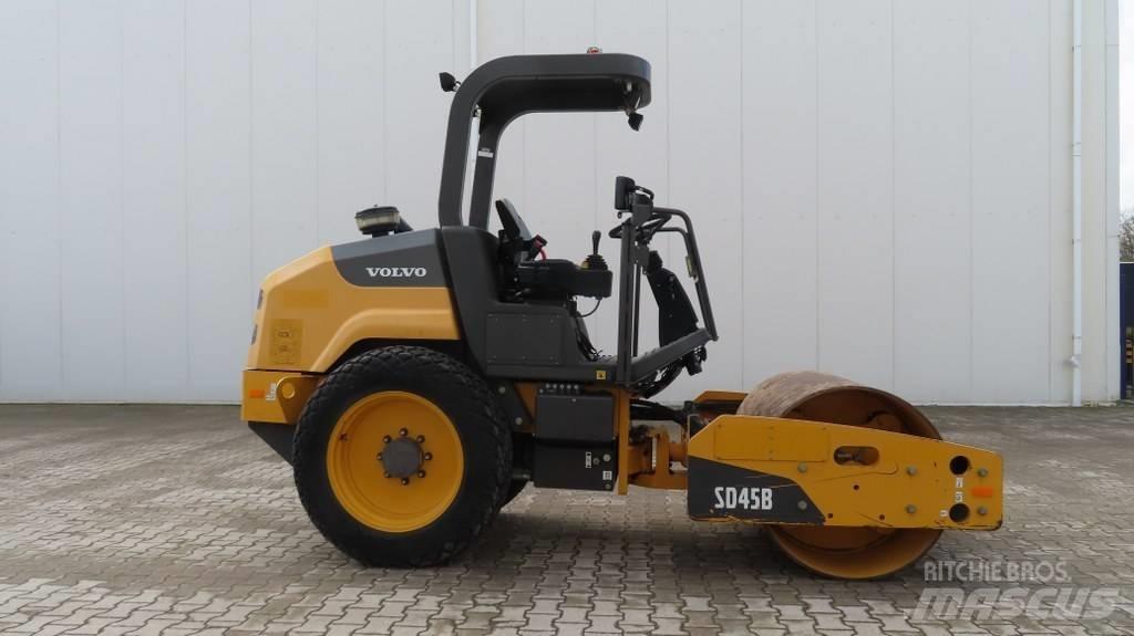 Volvo SD 45 B Еднобарабанни ролки
