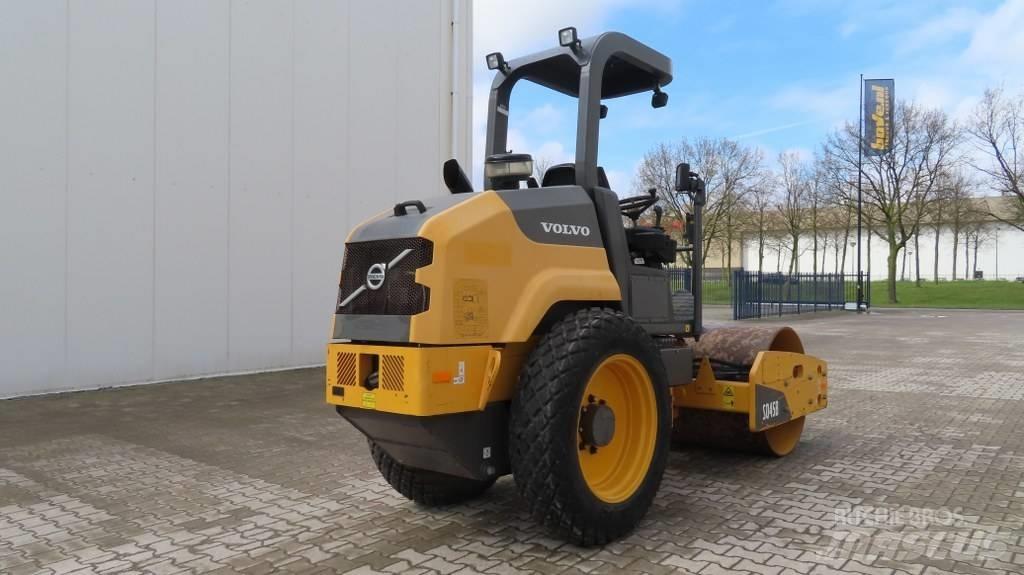 Volvo SD 45 B Еднобарабанни ролки
