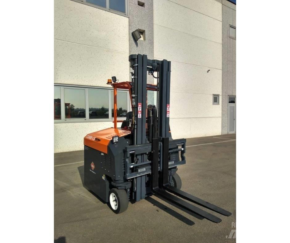 Combilift C3000CBE Високоповдигачи за работа в тесни коридори