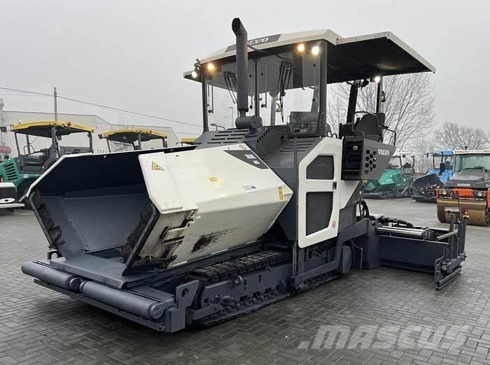 Volvo P 7820C Машини за асфалт