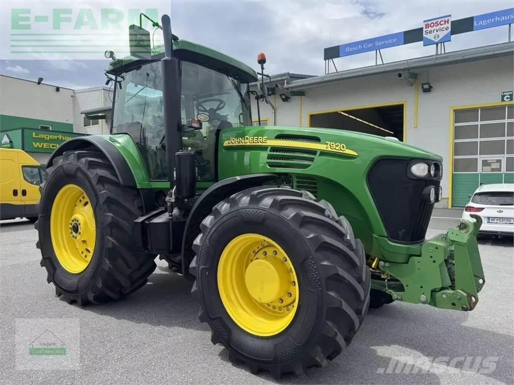 John Deere 7920 Трактори