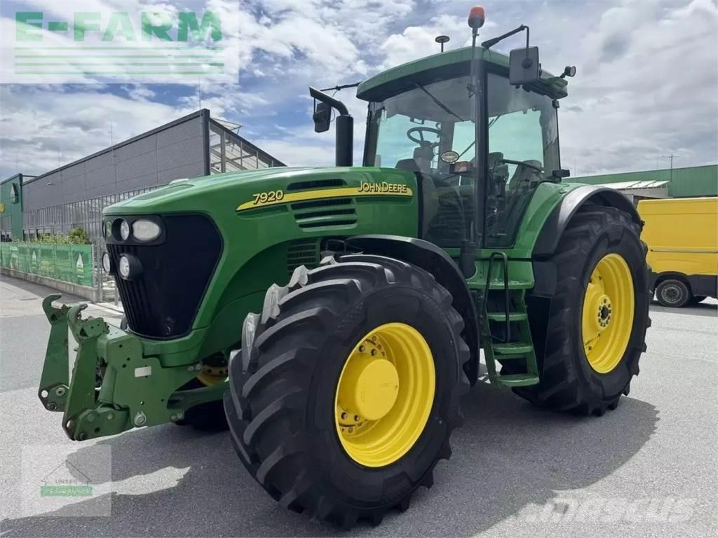John Deere 7920 Трактори