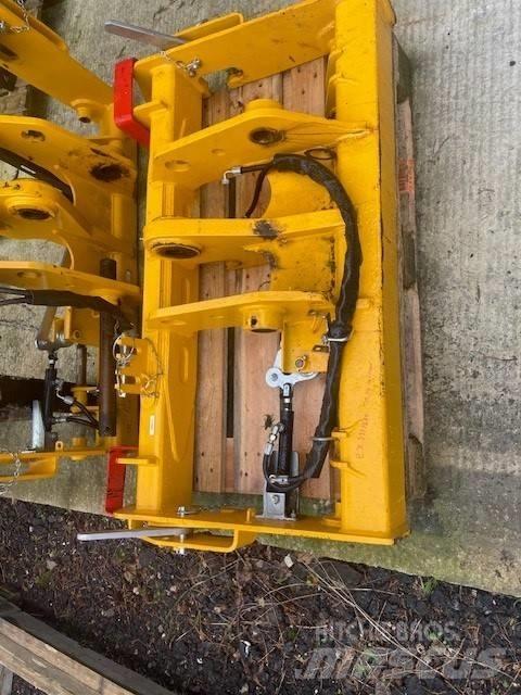 JCB QFIT HEADSTOCK Други товарещи и копаещи и аксесоари