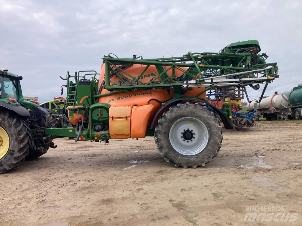 Amazone UX 5200 Прикачни пръскачки
