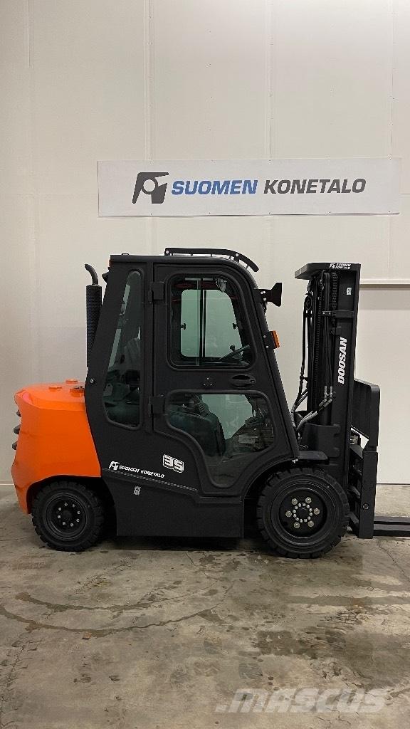 Doosan D35NXP Дизелови камиони