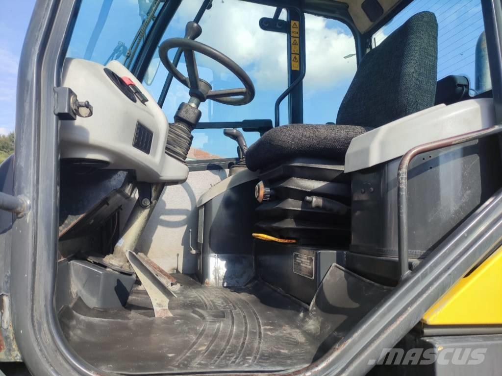 Komatsu WA 80-5 Колесни товарачи