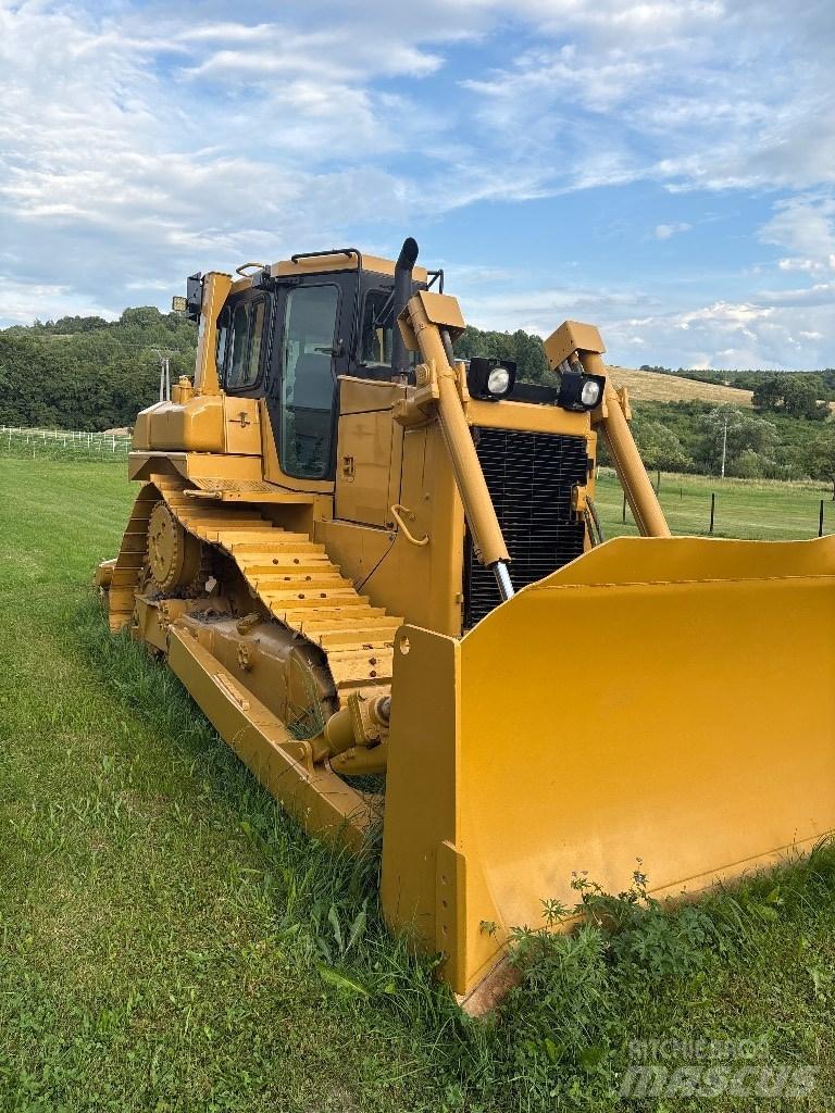 CAT D 6 R II Верижни булдозери

