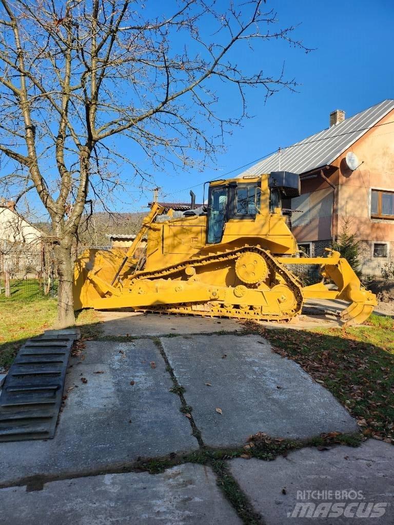 CAT D 6 R II Верижни булдозери
