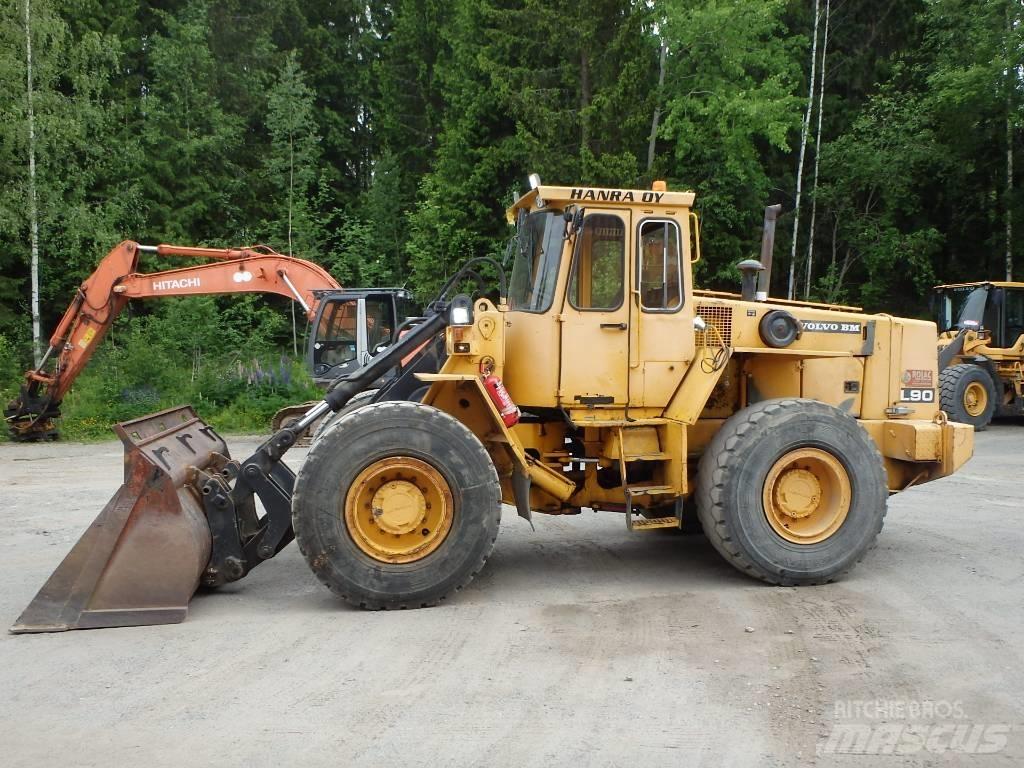 Volvo BM L 90 Колесни товарачи