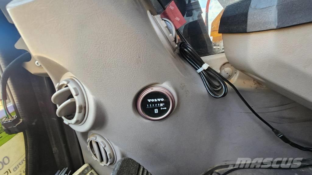 Volvo EW 205 D Колесни екскаватори