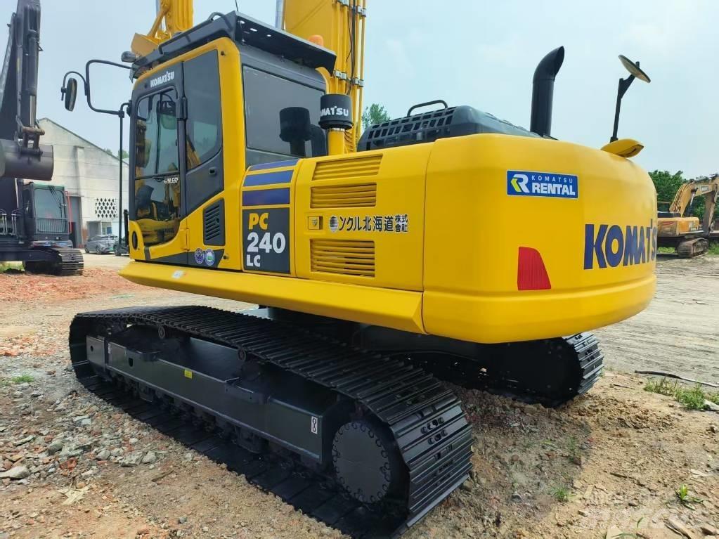 Komatsu PC 240-8 Средни екскаватори 7т - 12т