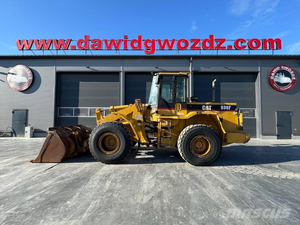 CAT 938 F Колесни товарачи