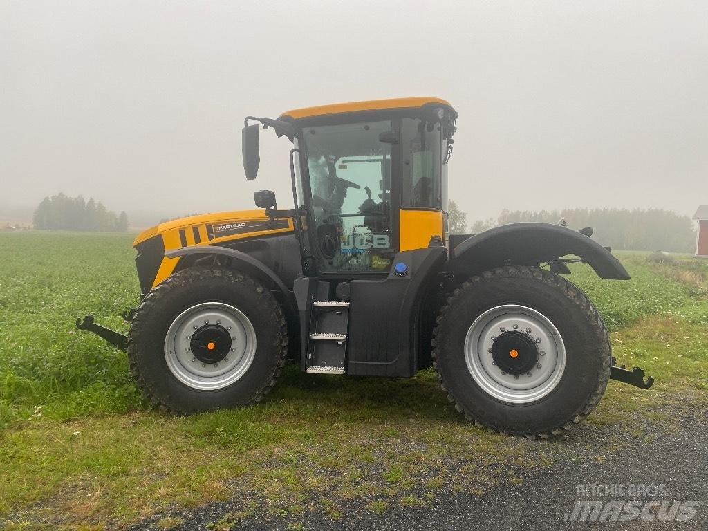 JCB Fastrac 4220 Трактори