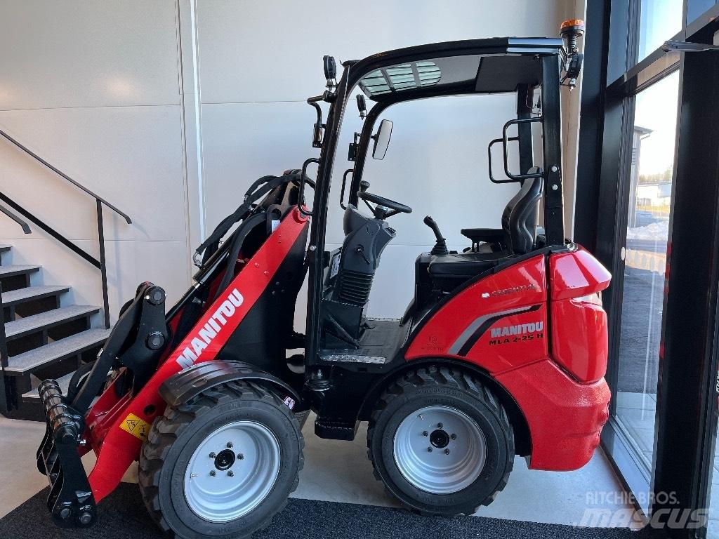 Manitou MLA 2-25 H Многофункционални товарачи