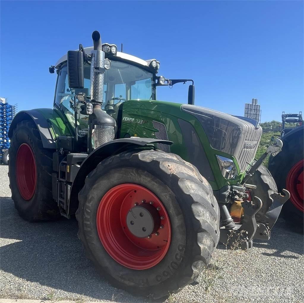 Fendt 933 Vario Трактори