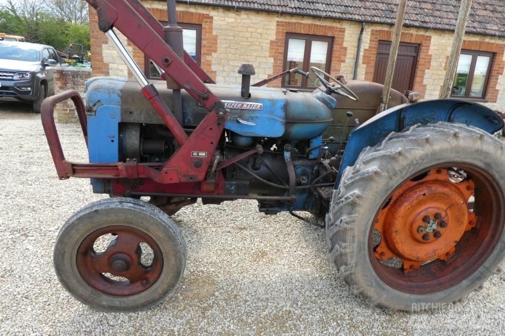 Fordson Super Major Трактори