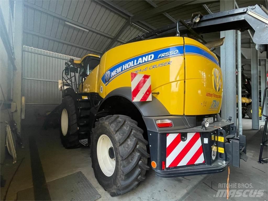 New Holland FR550 Самоходни фуражири